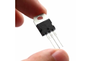 7805 Regulator Voltage