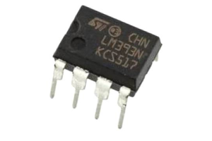 Nanazava i LM393N Comparaator IC