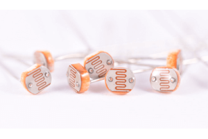 PHOTORESISTOR (LDR) Torolàlana: Ahoana no fomba fiasa, karazana, fizahan-tany ary fampiasana
